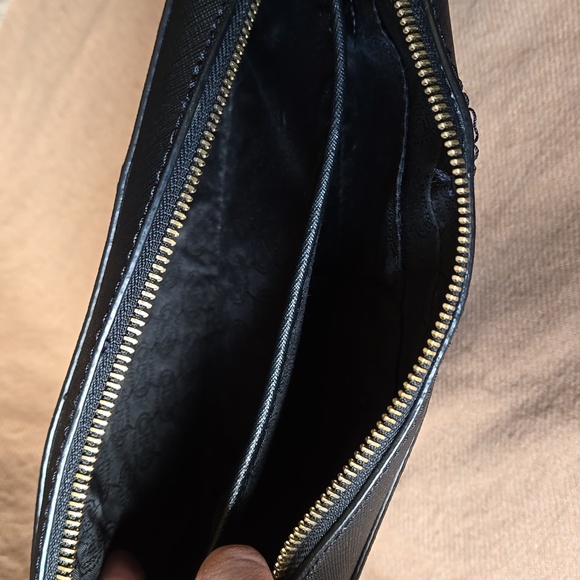 Michael Kors Jetset Crossbody - Picture 11 of 13